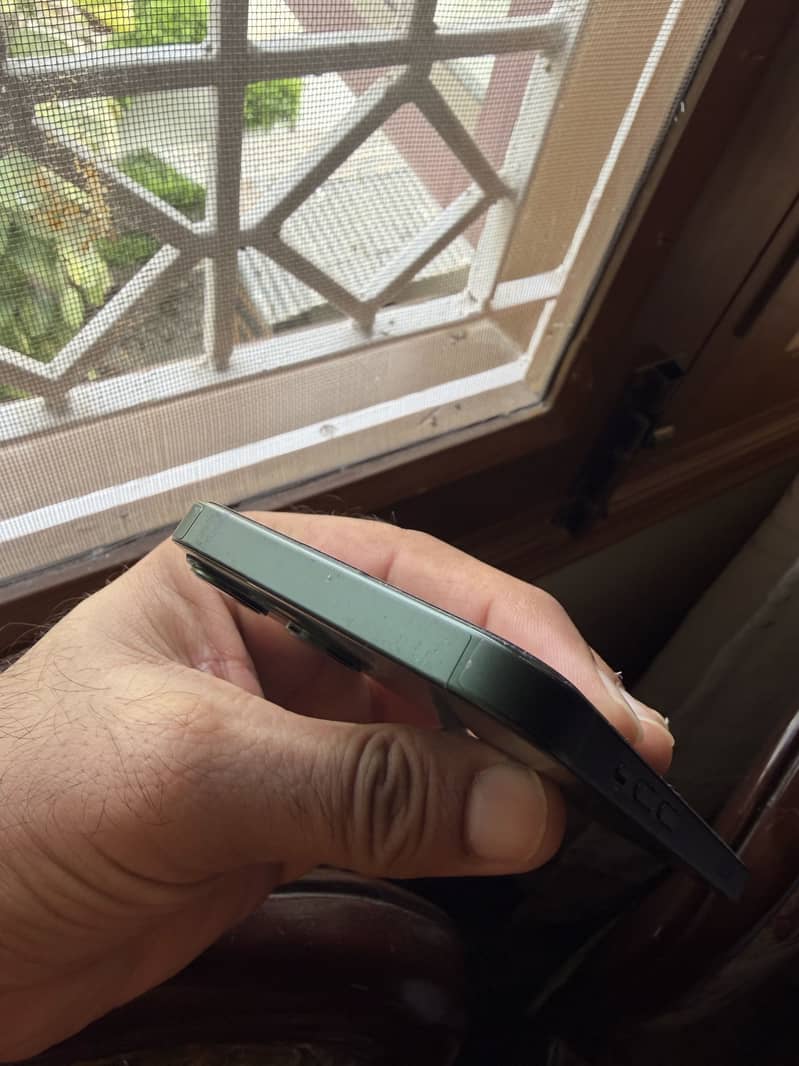 Apple iPhone 13 1