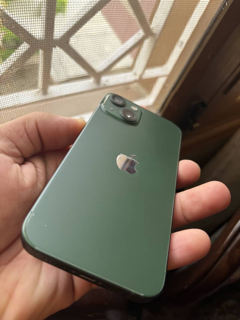 Apple iPhone 13 2