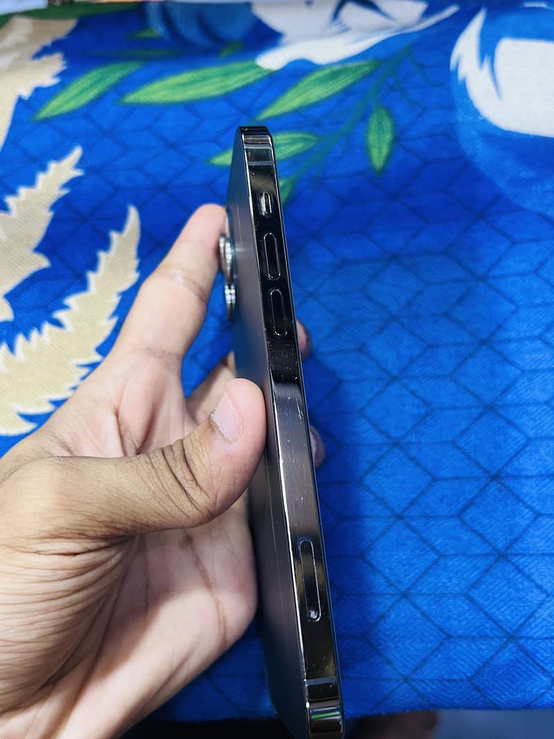Apple iPhone 12 Pro 3