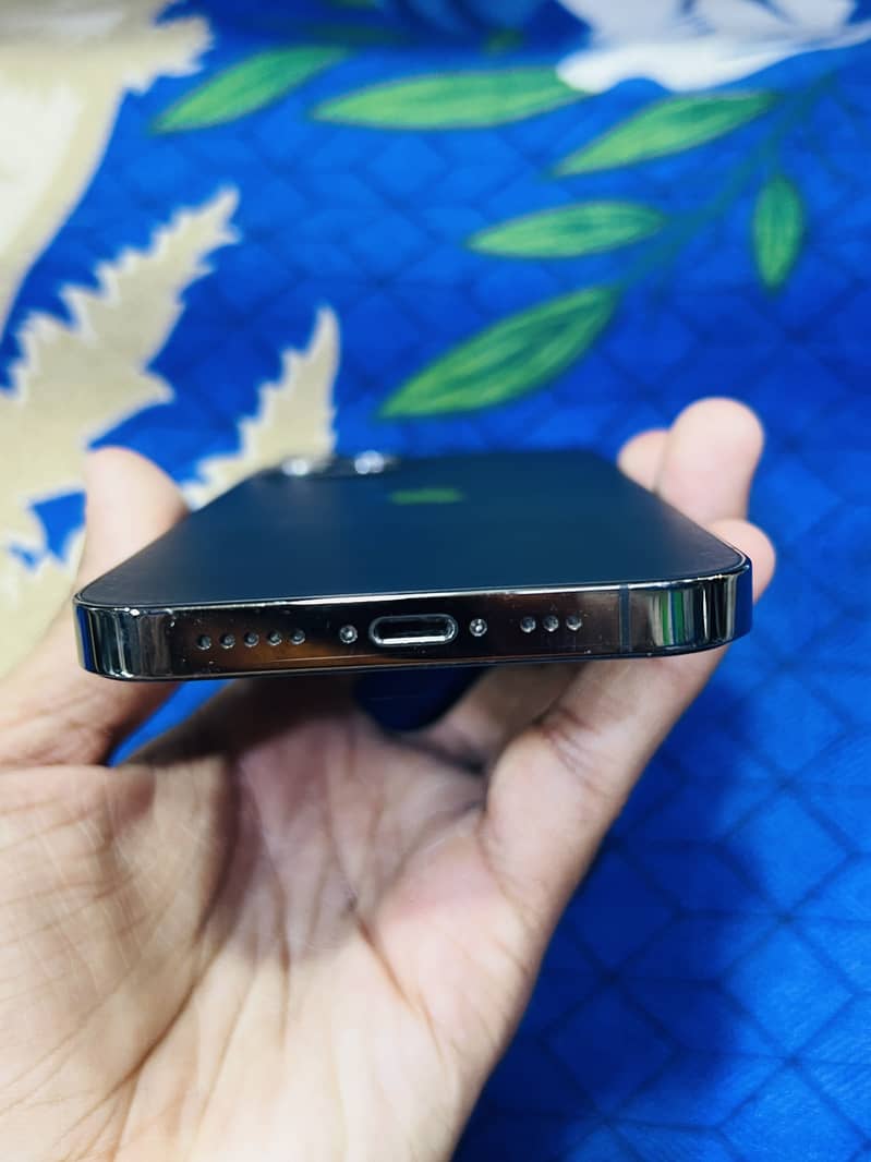 Apple iPhone 12 Pro 8