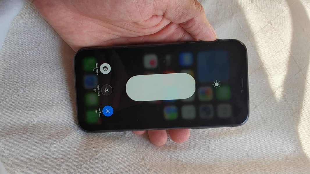 Apple iPhone 11 3