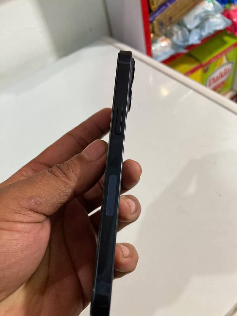 Apple iPhone 13 3