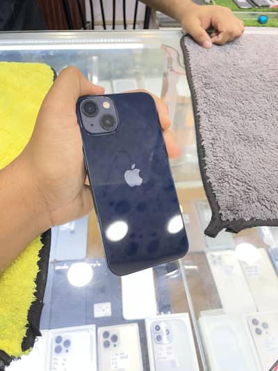 Apple iPhone 13