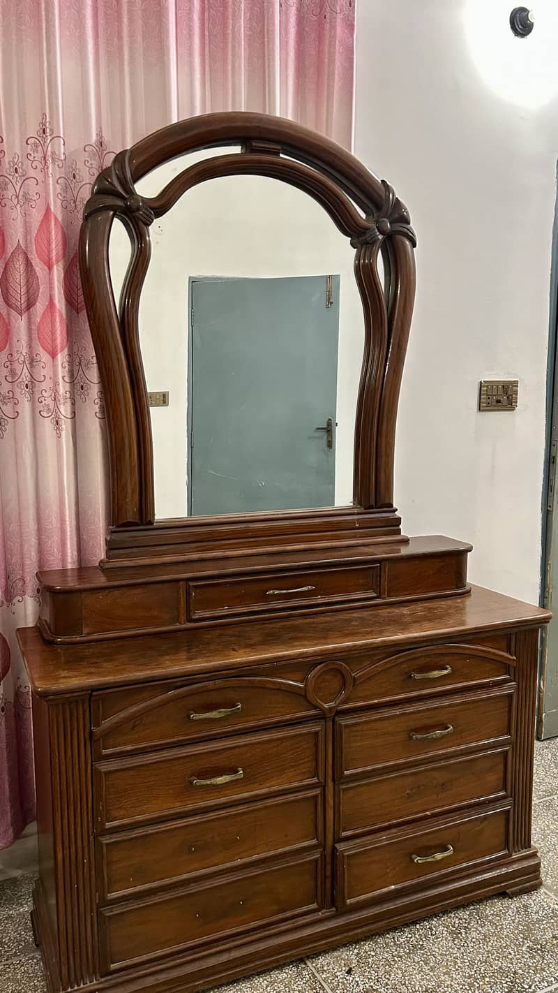 Dressing Table 0