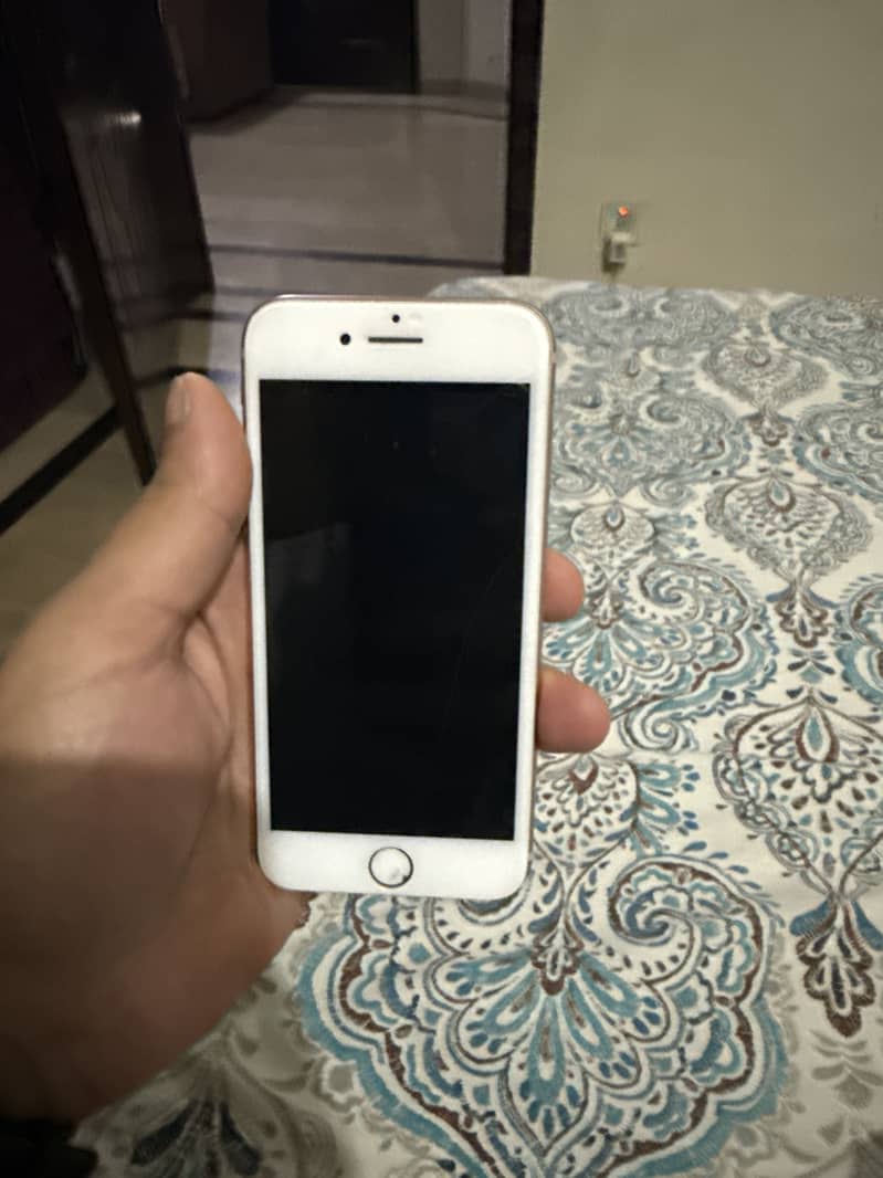 Apple iPhone 8 0