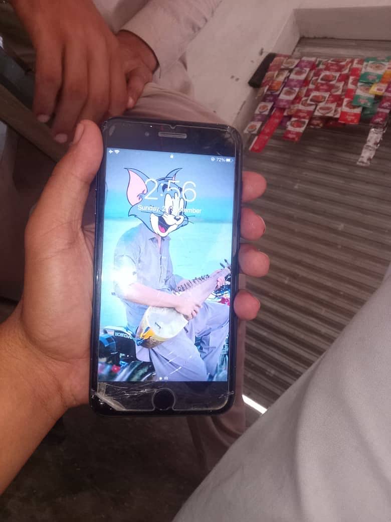 Apple iPhone 7 Plus 1