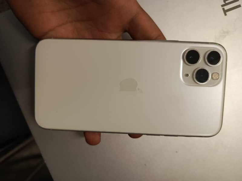 Apple iPhone 11 Pro 3