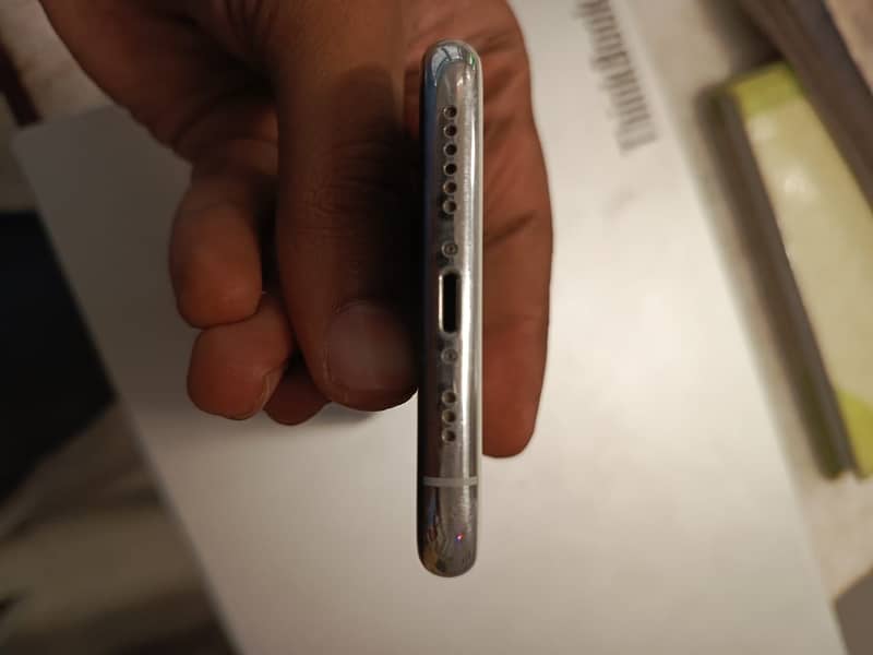 Apple iPhone 11 Pro 6