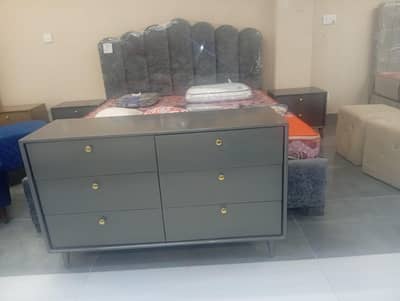 New king size Bed+side tables+dressing+mirror 03136741701