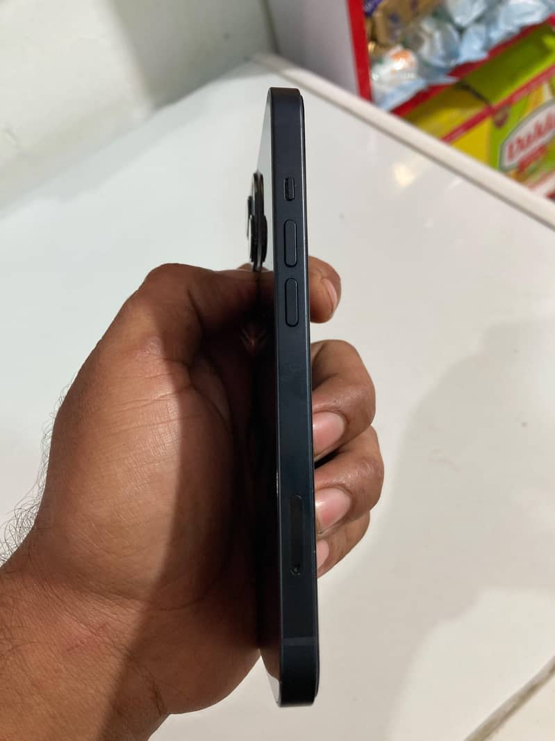 Apple iPhone 13 4
