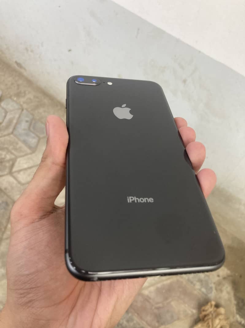 Apple iPhone 8 Plus 5