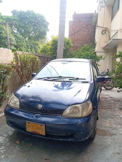 Toyota Platz 2001