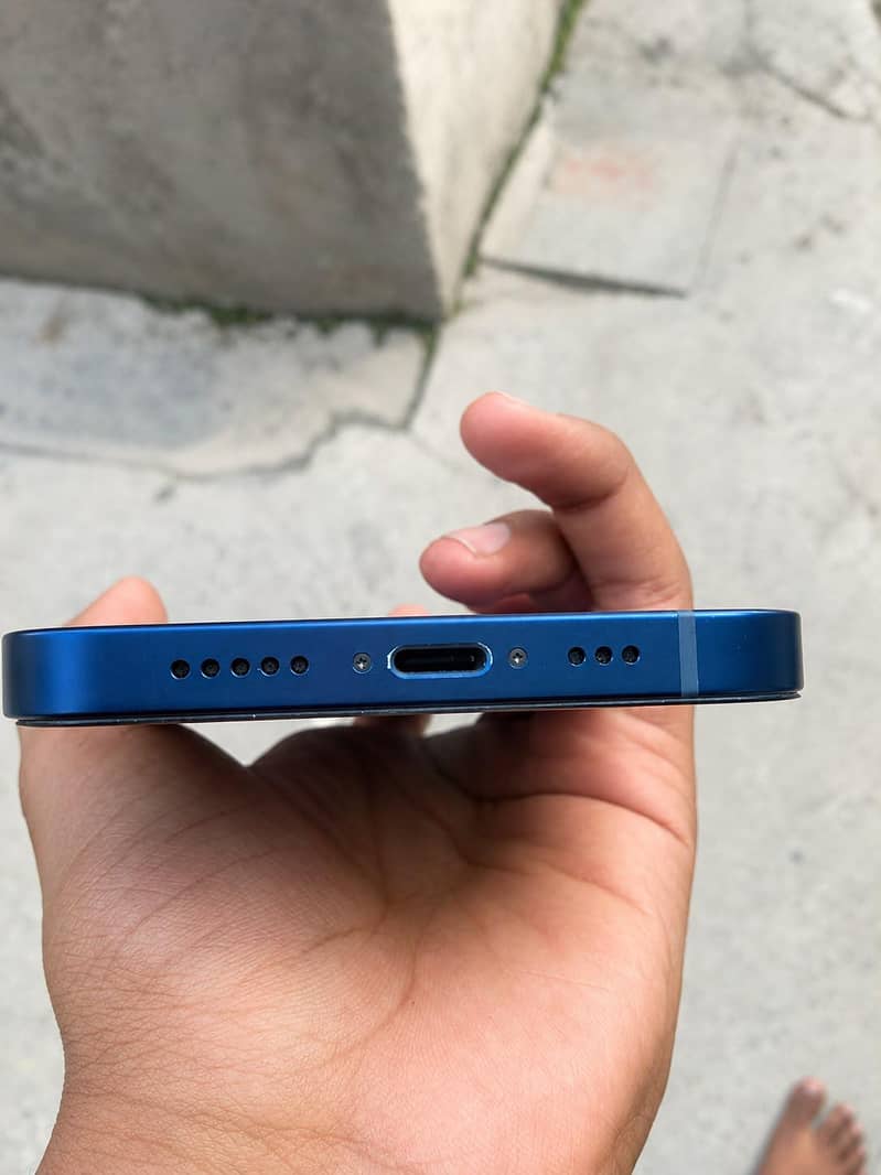 Apple iPhone 12 3