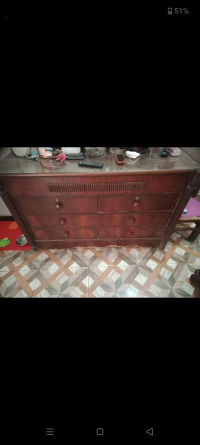Dressing table in good condition