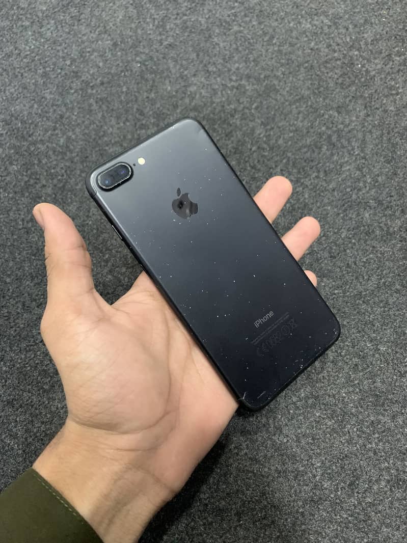 Apple iPhone 7 Plus 0