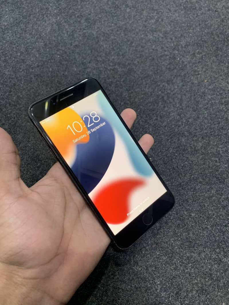 Apple iPhone 7 Plus 2