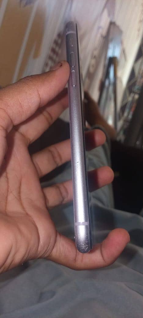 Apple iPhone 11 0