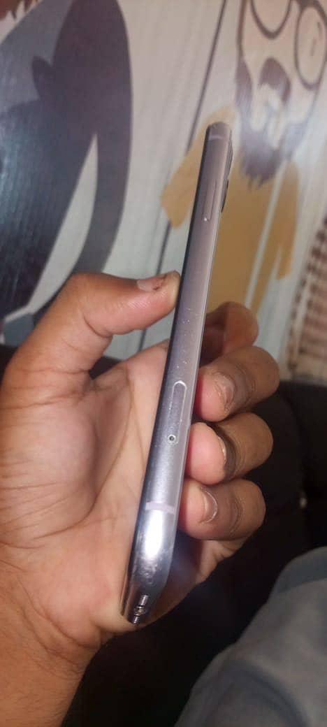 Apple iPhone 11 3