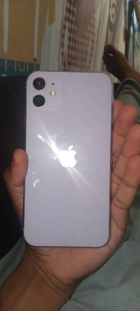 Apple iPhone 11 4