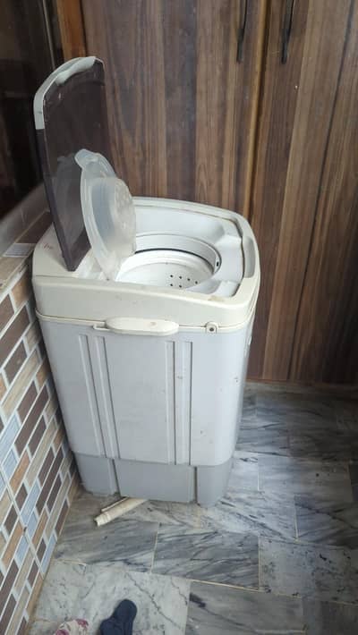 spin dryer machine just used single time