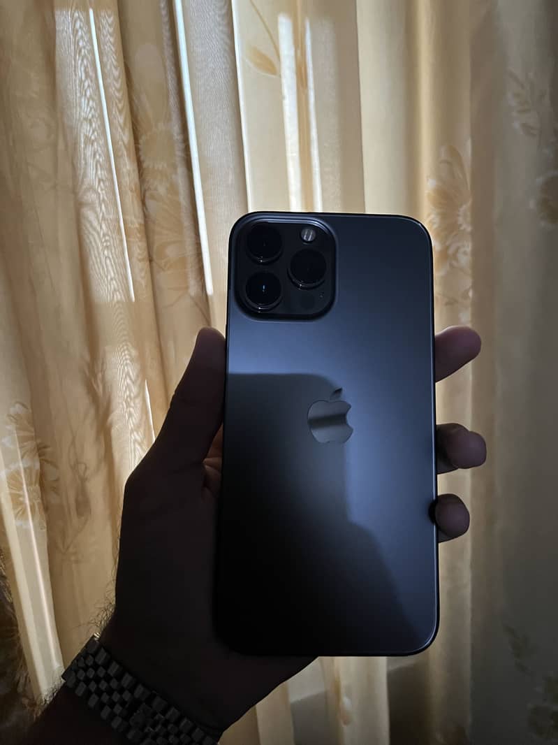 Apple iPhone 13 Pro Max 4