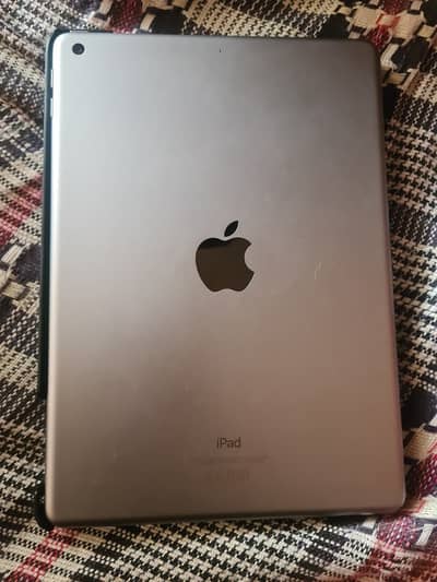ipad 6th gen 10 by 10 condition contact:03247887544