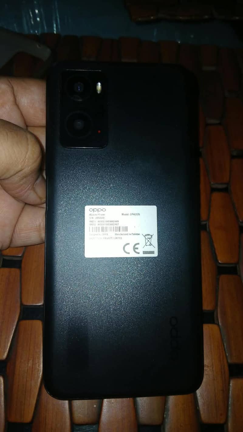 OPPO A76 1