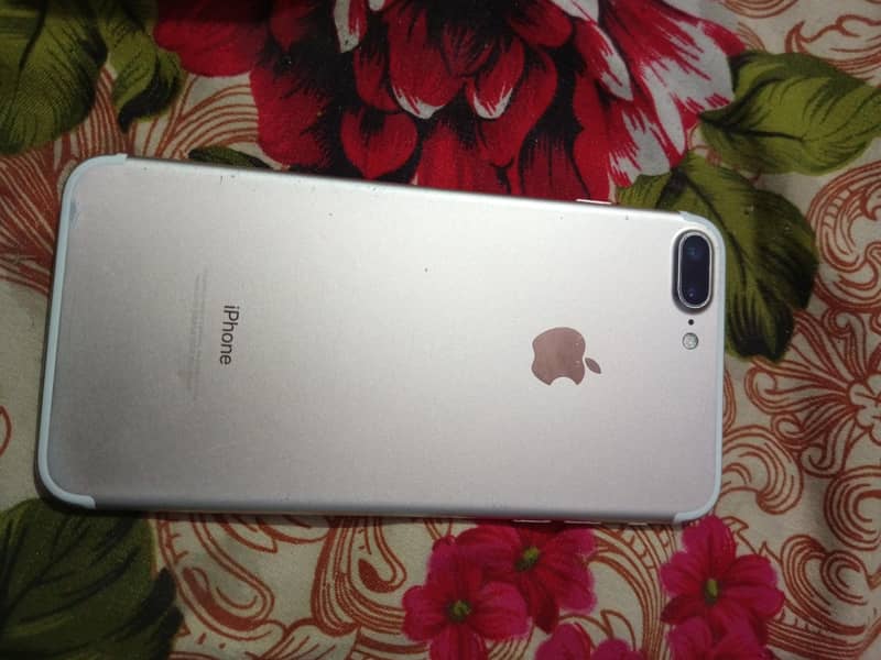 Apple iPhone 7 Plus 0