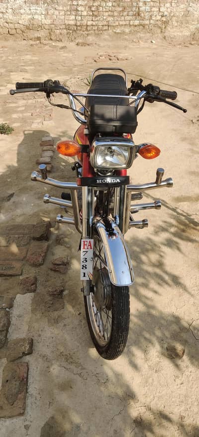 Honda 125 Used.  condition 10/10.   Smooth ride