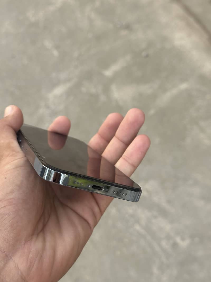 Apple iPhone 13 Pro 3