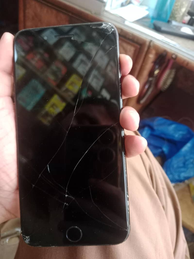 Apple iPhone 7 plus 1