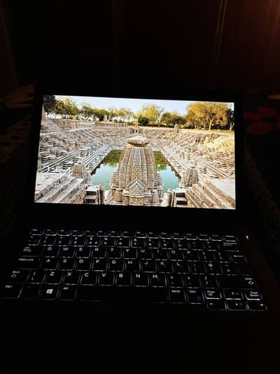 Dell Latitude 7280 – i5 6th Gen / 8GB RAM / 256GB SSD