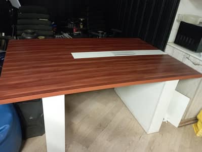 Conference Table in good Condition.