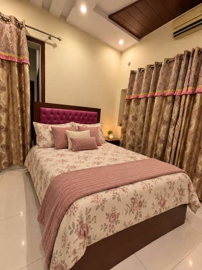 Elegant and cozy bed set