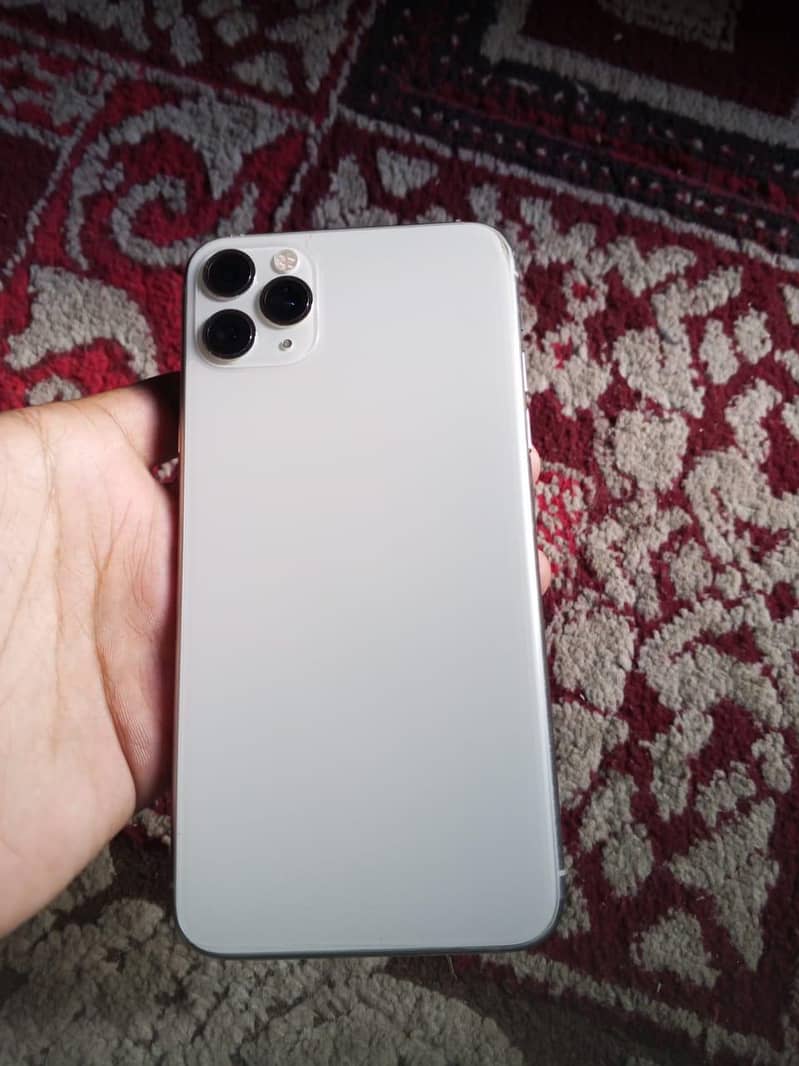 Apple iPhone 11 Pro Max 4