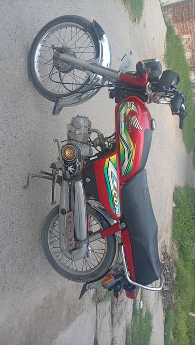 HONDA CD 70 total geniun.