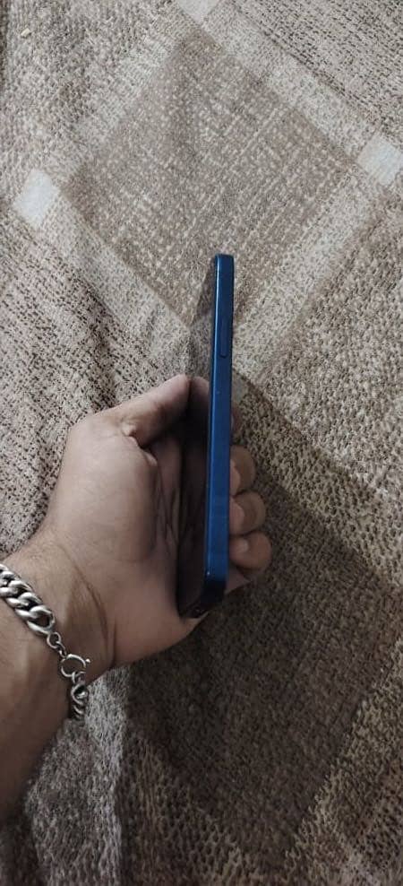 Apple iPhone 12 2