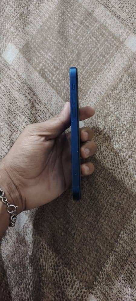 Apple iPhone 12 3