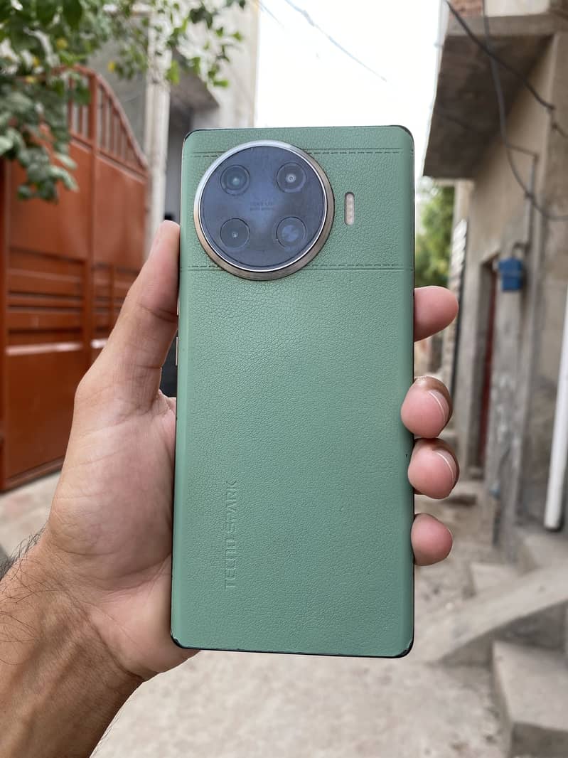 Tecno Spark 20 Pro Plus 2