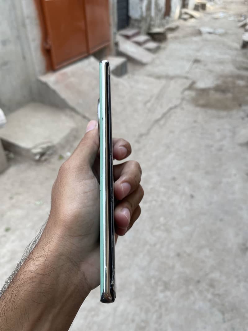 Tecno Spark 20 Pro Plus 3