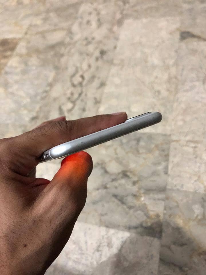 Apple iPhone 7 Plus 3