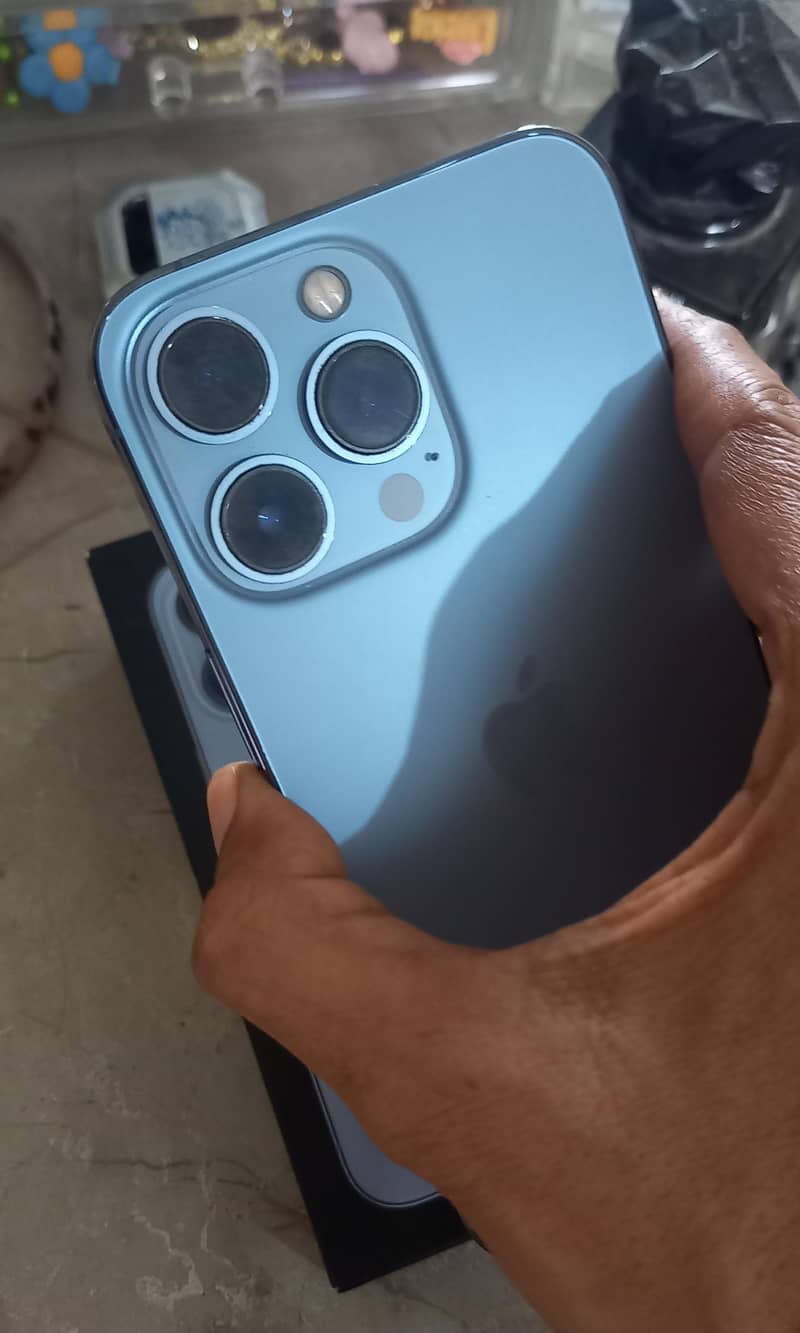 Apple iPhone 13 Pro 2