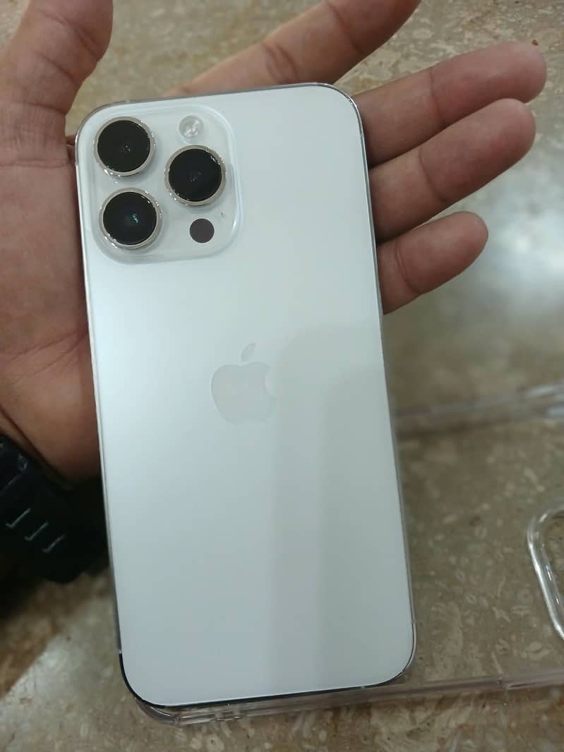 IPhone 14 pro max 3