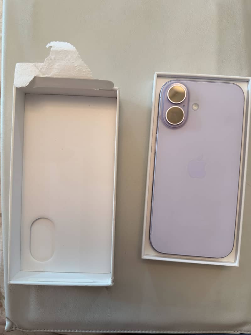 Apple iPhone 17 8