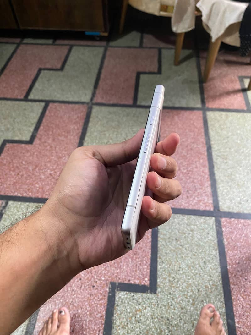 Google Pixel 7a 4