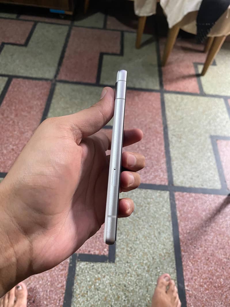 Google Pixel 7a 5