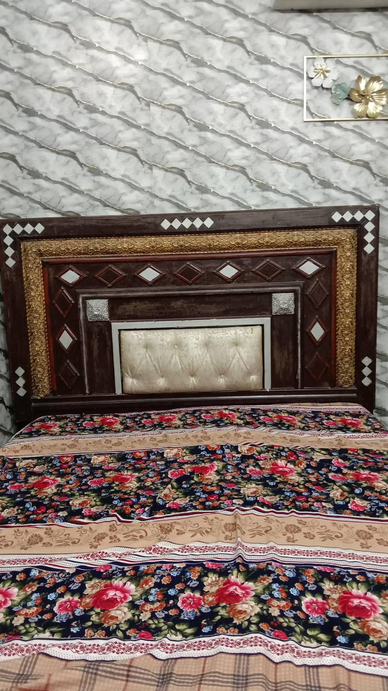 King Bed 0
