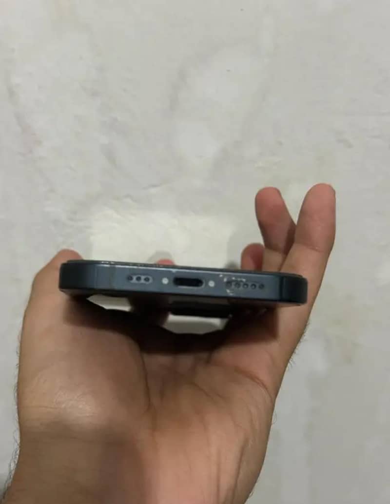 Apple iPhone 14 3