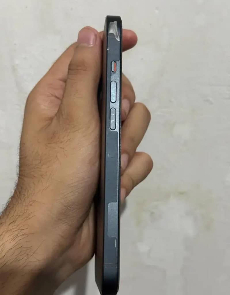 Apple iPhone 14 4