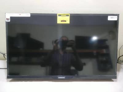 SAMSUNG ORIGINAL LED WITH BOX AND ORIGINAL REMOTE